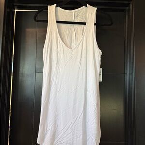 Torrid white tank top size M/L/00